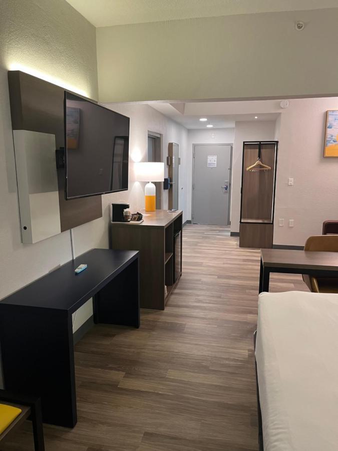 Comfort Suites Clearwater - Dunedin Buitenkant foto