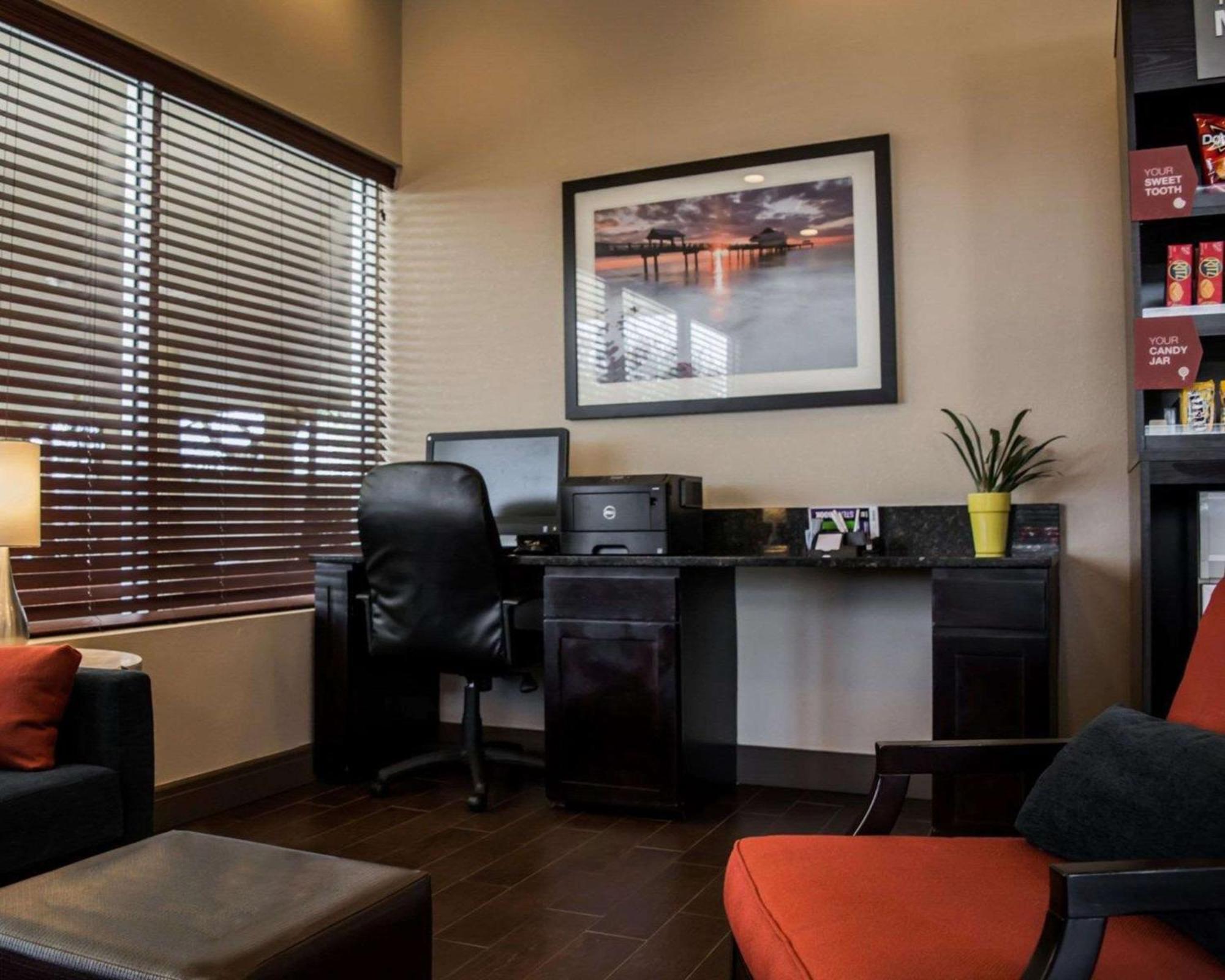 Comfort Suites Clearwater - Dunedin Buitenkant foto